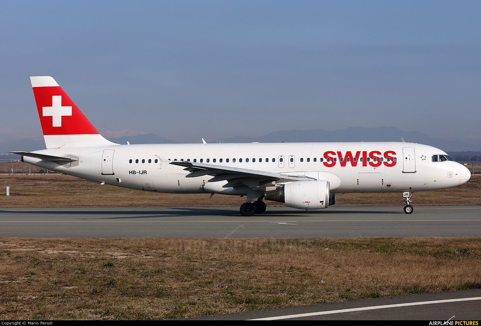 Swiss HB-IJR aircraft at Milan - Malpensa