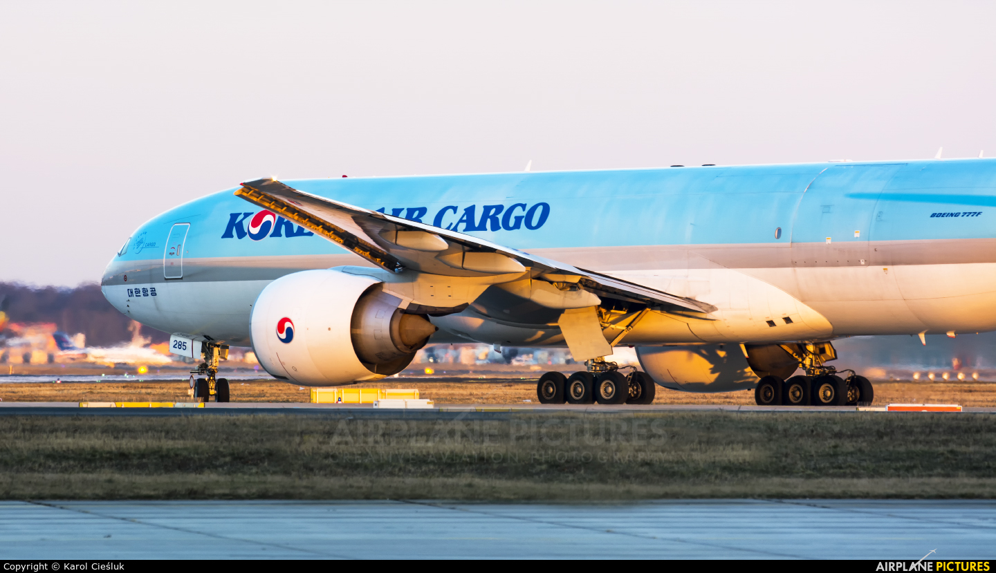 Korean Air Cargo HL8285 aircraft at Frankfurt