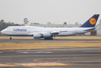 D-ABYP - Lufthansa Boeing 747-8