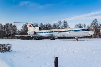 RA-85470 - Ulyanovsk Higher Civil Aviation School Tupolev Tu-154B-2