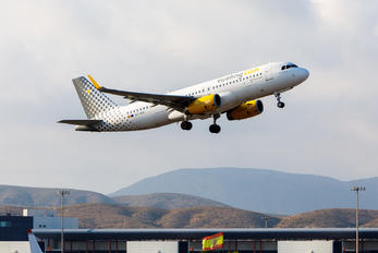 EC-MGE - Vueling Airlines Airbus A320
