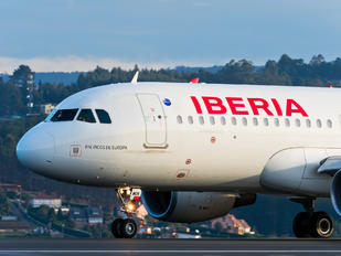 EC-MDK - Iberia Airbus A320