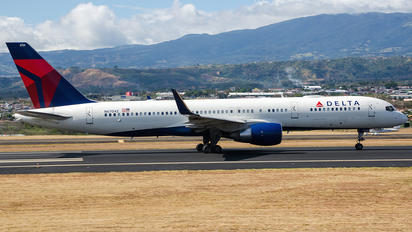 N6704Z - Delta Air Lines Boeing 757-200