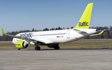 YL-CSE - Air Baltic Bombardier CS300
