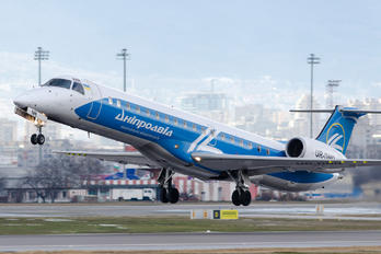 UR-DNR - Dniproavia Embraer ERJ-145
