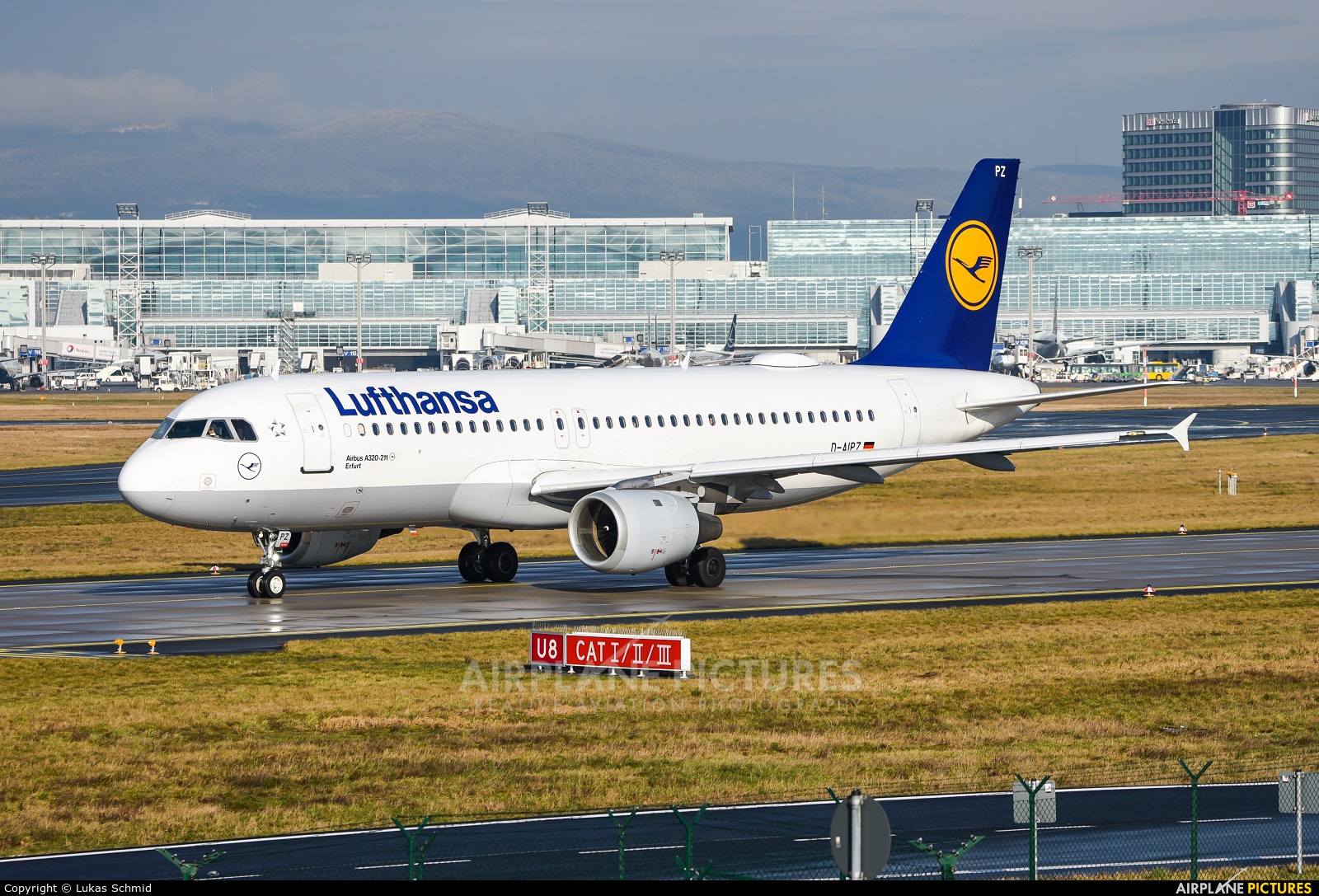Lufthansa D-AIPZ aircraft at Frankfurt