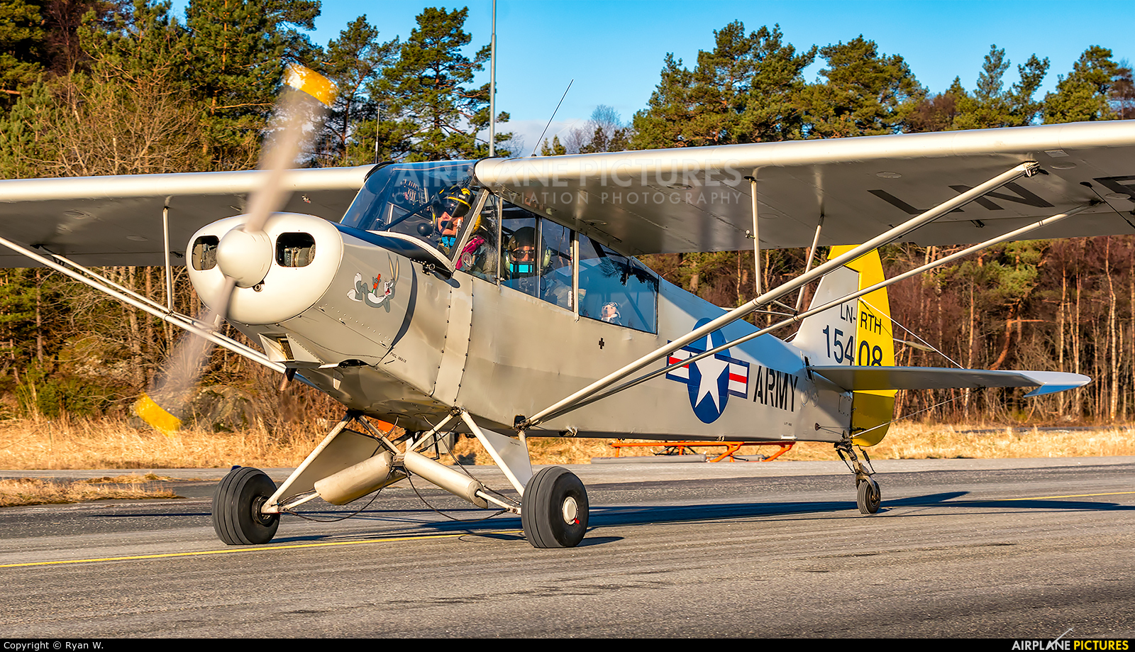 Private LN-RTH aircraft at Bergen - Flesland