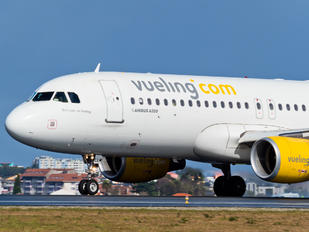 EC-LLM - Vueling Airlines Airbus A320