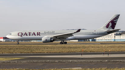 A7-AEB - Qatar Airways Airbus A330-300