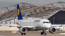 D-AIPF - Lufthansa Airbus A320 aircraft