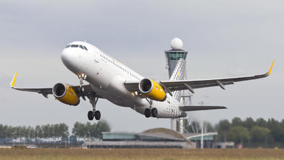 EC-MBS - Vueling Airlines Airbus A320