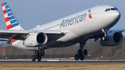 N290AY - American Airlines Airbus A330-200