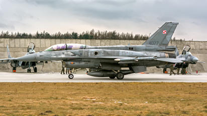 4077 - Poland - Air Force Lockheed Martin F-16D block 52+Jastrząb