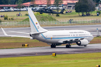 FAC0001 - Colombia - Air Force Boeing 737-700 BBJ