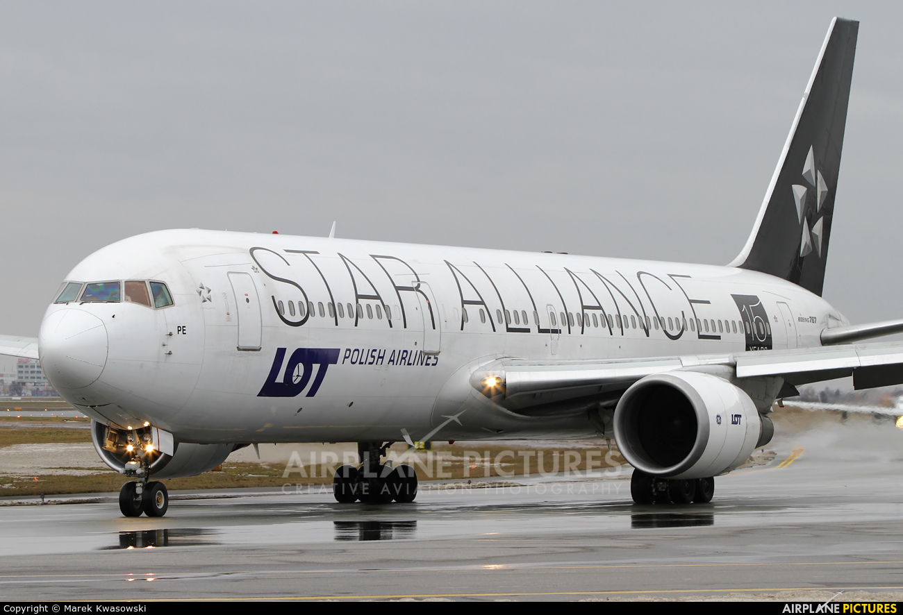 LOT - Polish Airlines SP-LPE aircraft at Warsaw - Frederic Chopin