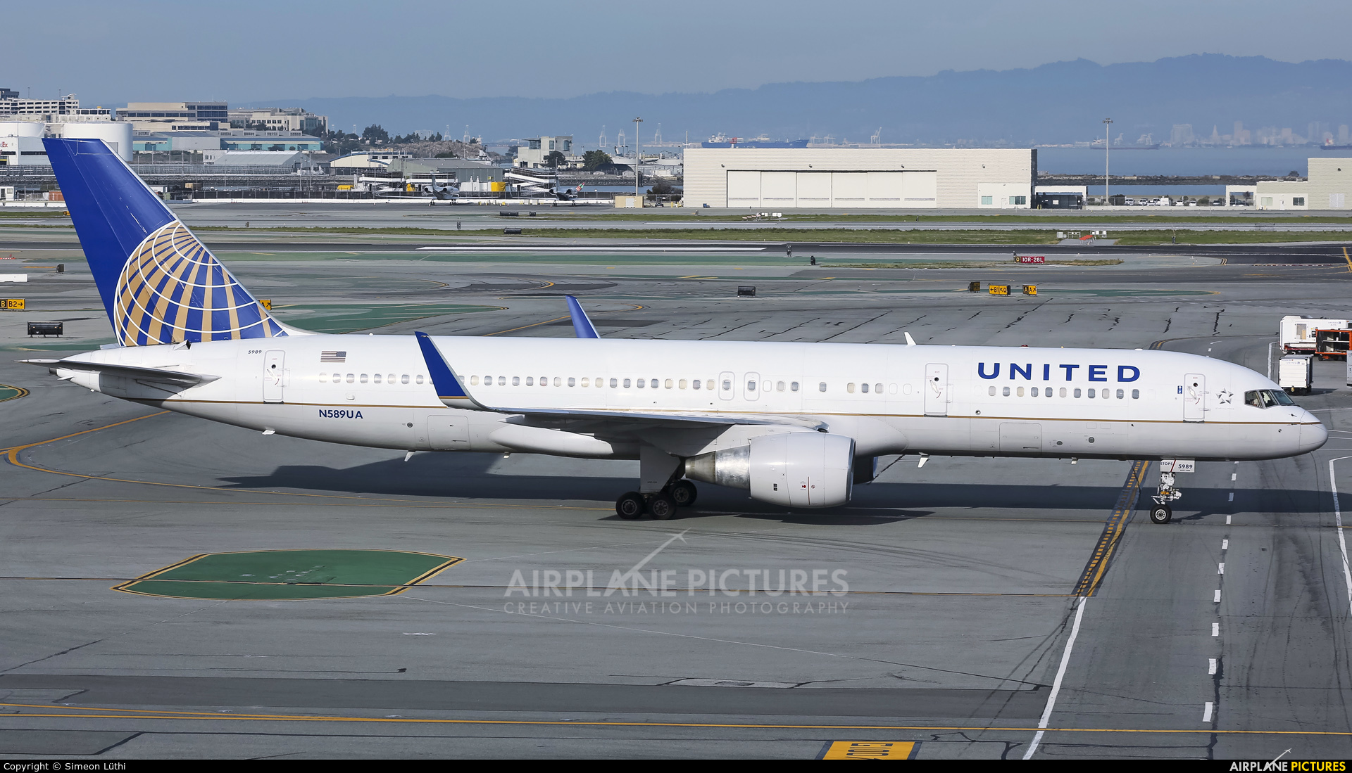 United Airlines N589UA aircraft at San Francisco Intl