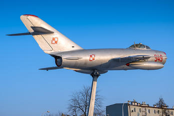 949 - Poland - Air Force Mikoyan-Gurevich MiG-17PF