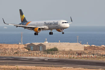 G-TCDL - Thomas Cook Airbus A321