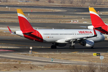 EC-LXQ - Iberia Airbus A320