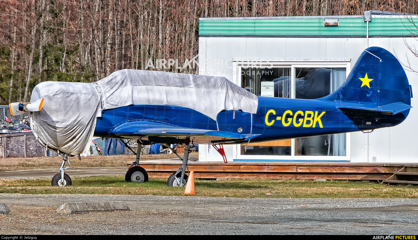 Private C-GGBK aircraft at Campbell River Airport