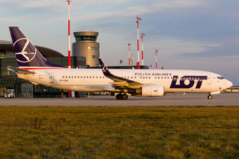 SP-LWD - LOT - Polish Airlines Boeing 737-800
