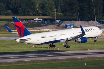 N183DN - Delta Air Lines Boeing 767-300ER