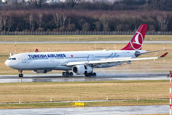 TC-LOB - Turkish Airlines Airbus A330-300