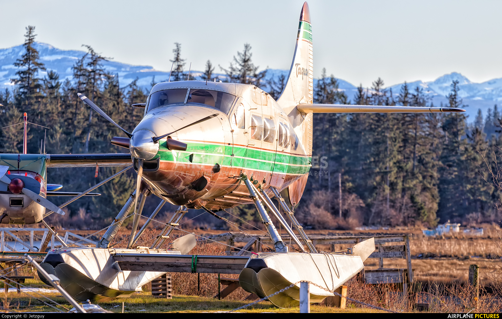 Taquan Air N409PA aircraft at Campbell River Seaplane Base