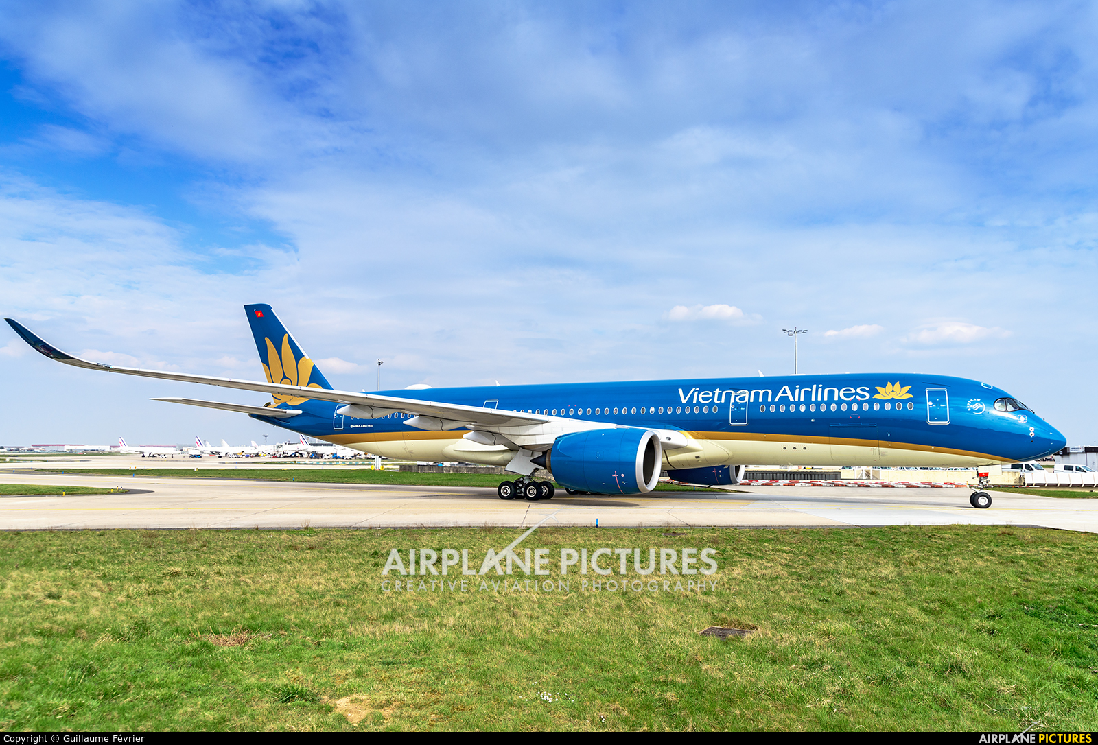 Vietnam Airlines VN-A894 aircraft at Paris - Orly