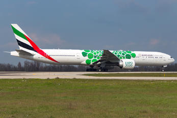 A6-EPU - Emirates Airlines Boeing 777-300ER