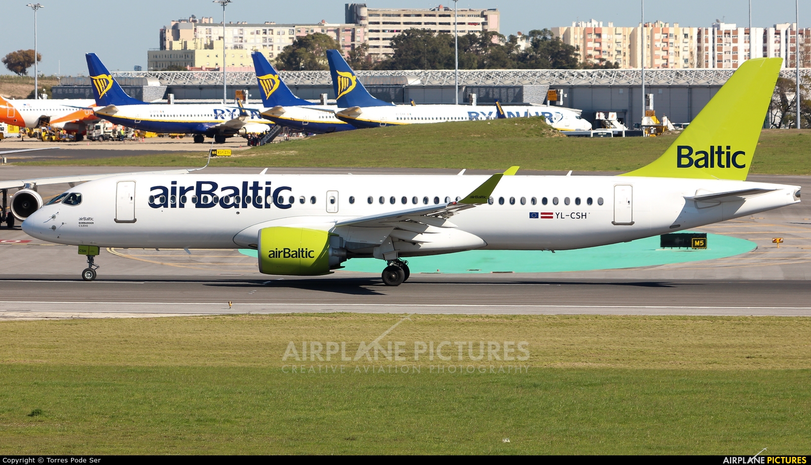 Air Baltic YL-CSH aircraft at Lisbon