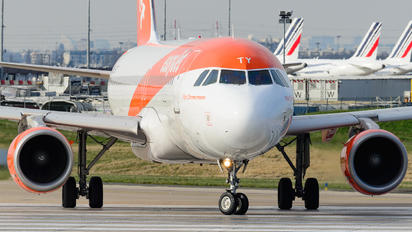 G-EZTY - easyJet Airbus A320