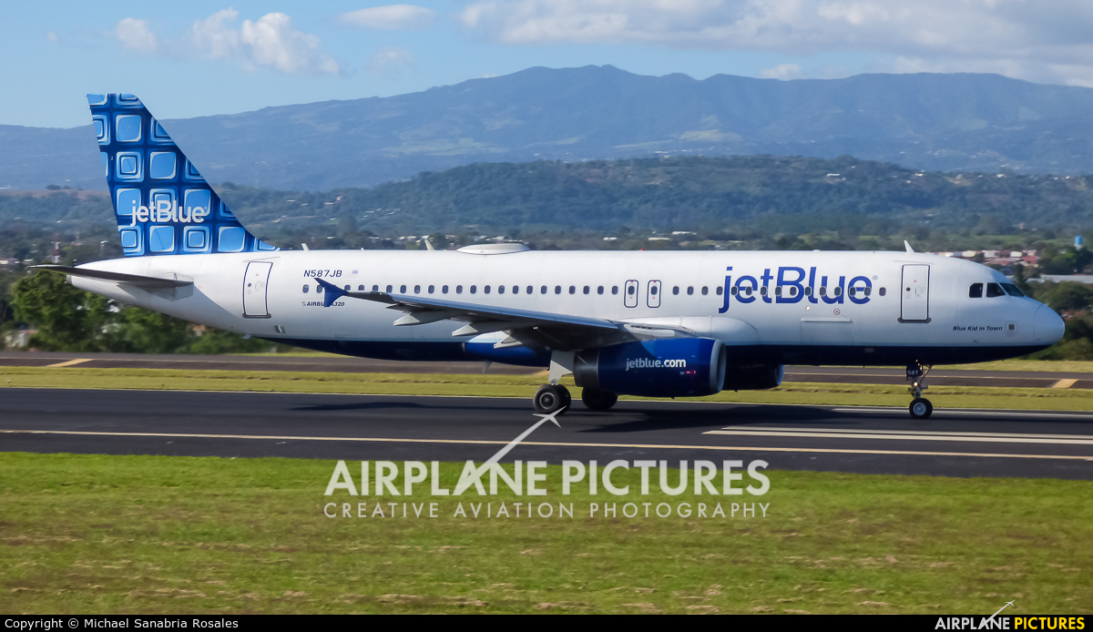 JetBlue Airways N587JB aircraft at San Jose - Juan Santamaría Intl