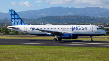 N587JB - JetBlue Airways Airbus A320