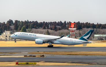 B-LRM - Cathay Pacific Airbus A350-900