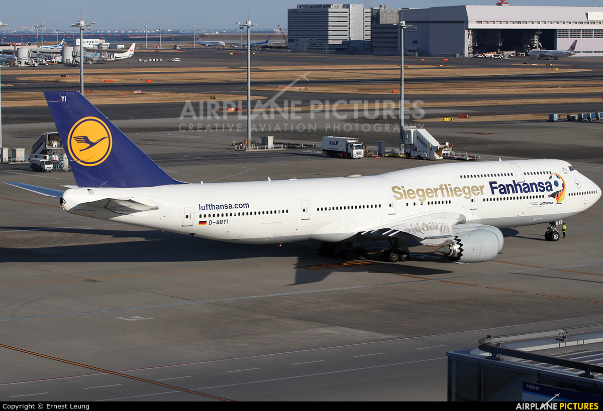 Lufthansa D-ABYI aircraft at Tokyo - Haneda Intl