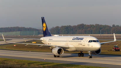 D-AIZP - Lufthansa Airbus A320
