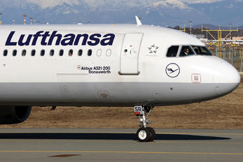 D-AISR - Lufthansa Airbus A321