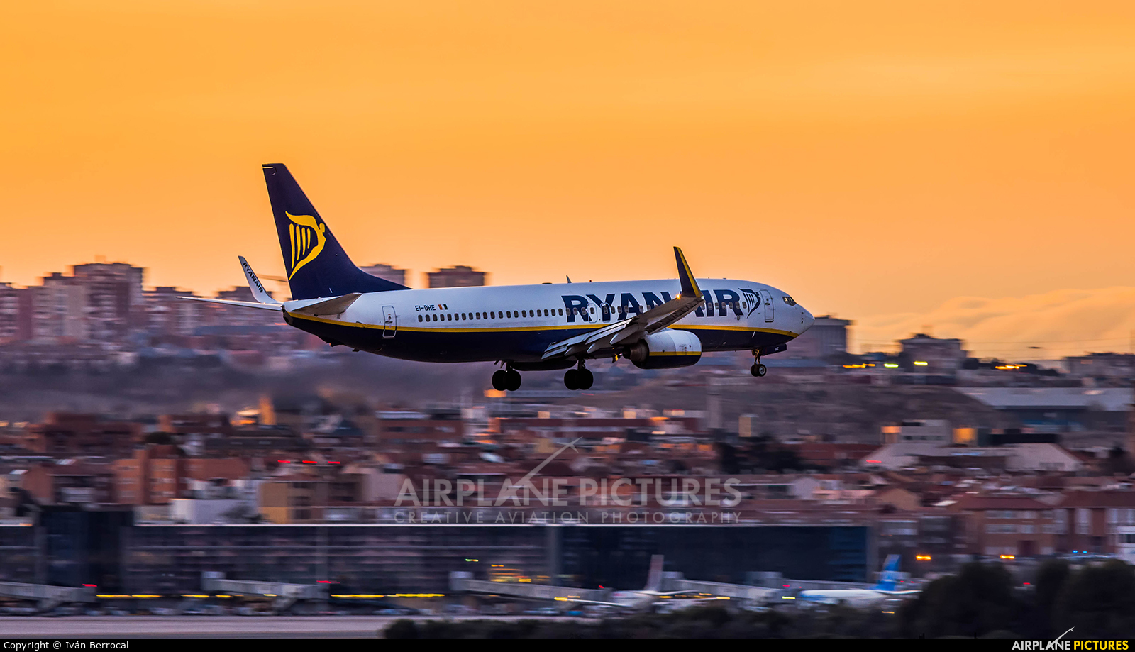 Ryanair EI-DHE aircraft at Madrid - Barajas