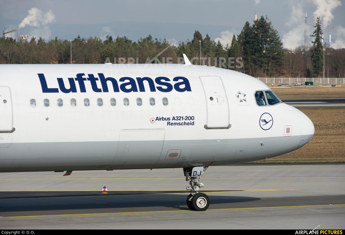 Lufthansa D-AIDJ aircraft at Frankfurt