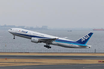 JA715A - ANA - All Nippon Airways Boeing 777-200ER