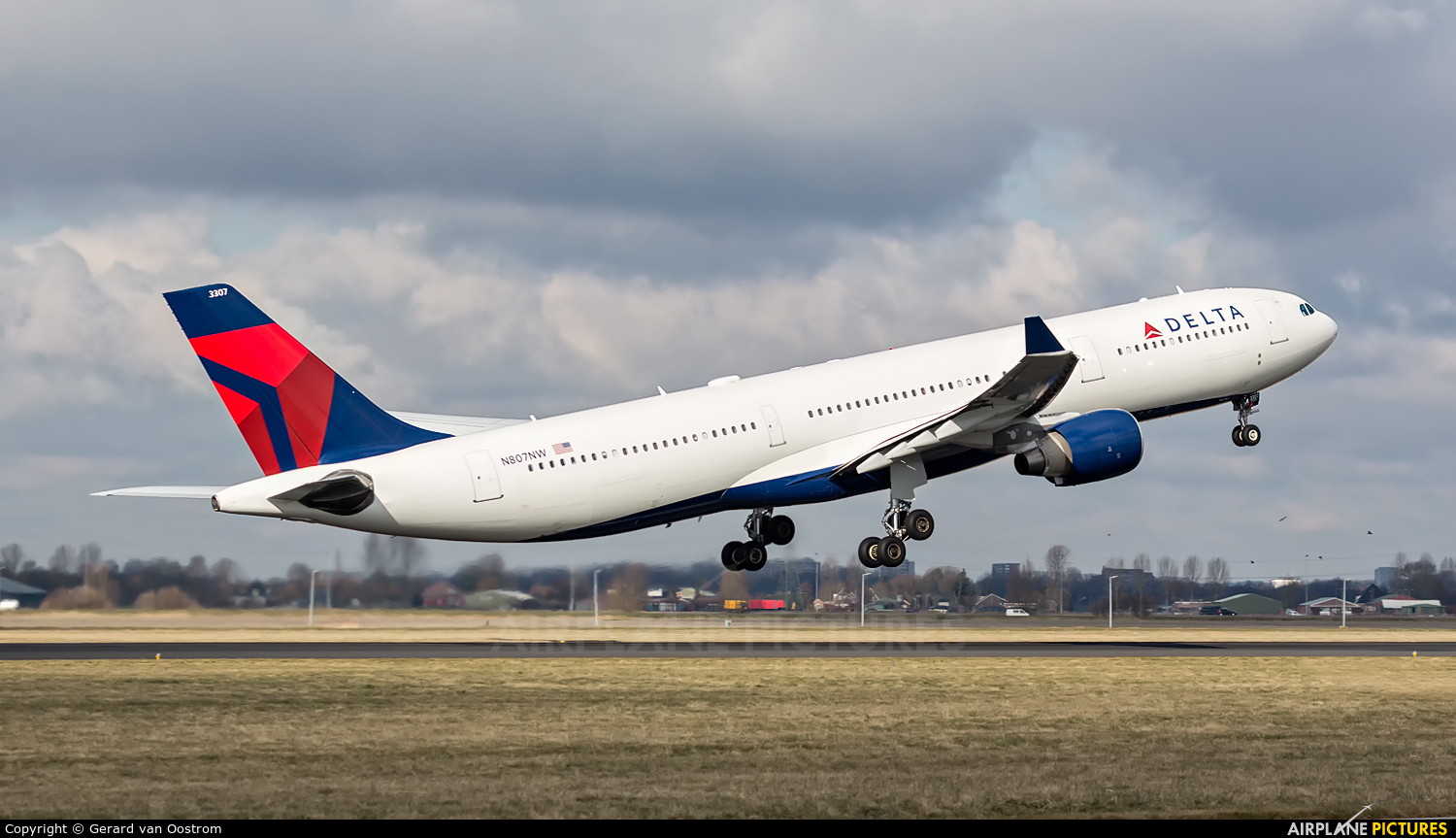 Delta Air Lines N807NW aircraft at Amsterdam - Schiphol
