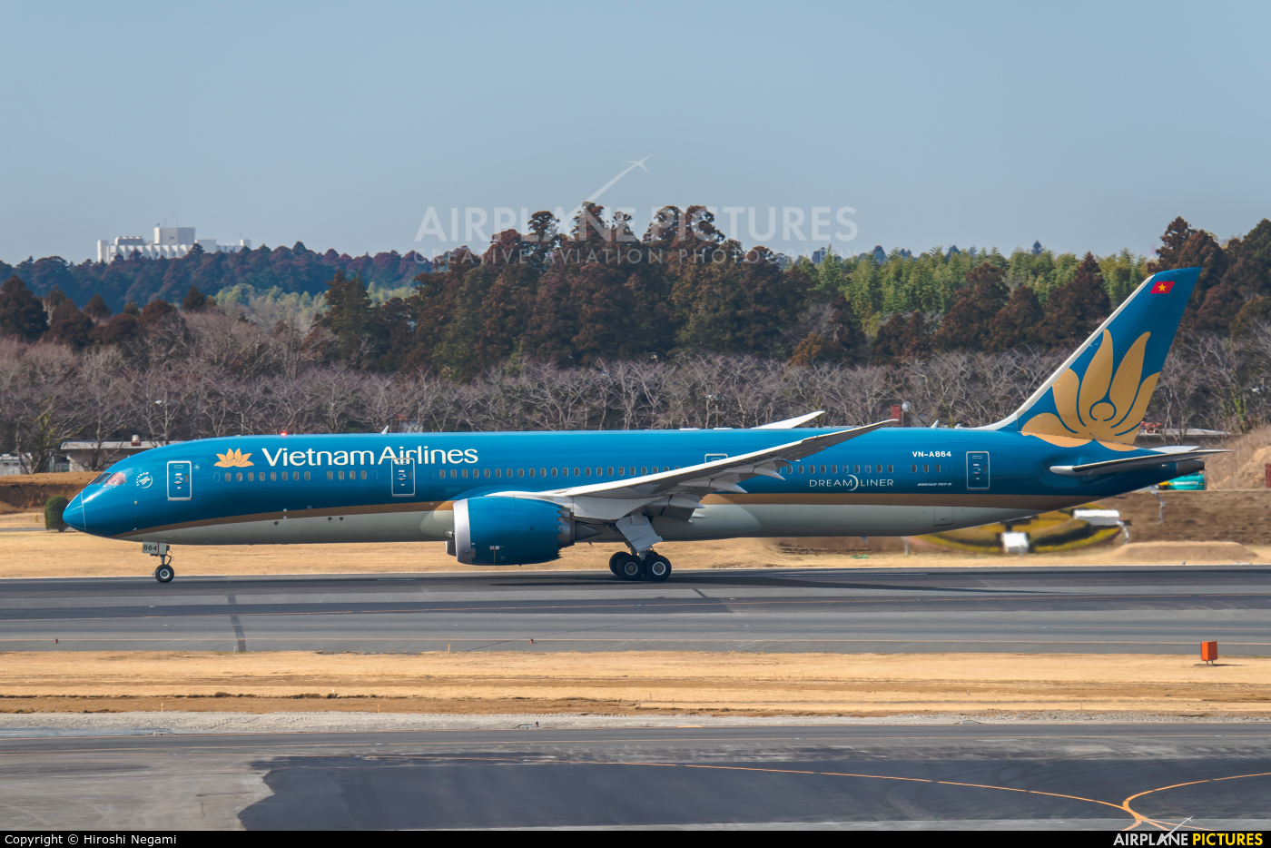 Vietnam Airlines VN-A864 aircraft at Tokyo - Narita Intl