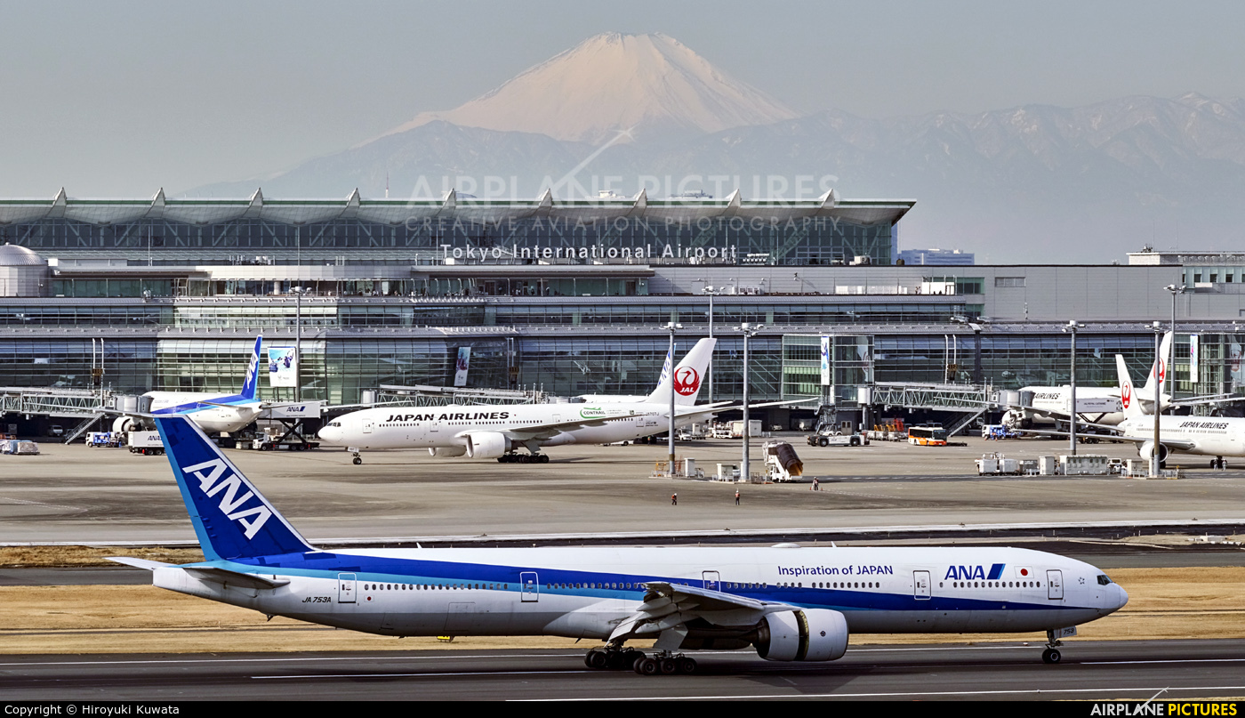 ANA - All Nippon Airways JA753A aircraft at Tokyo - Haneda Intl