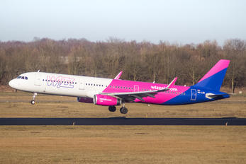 HA-LXM - Wizz Air Airbus A321