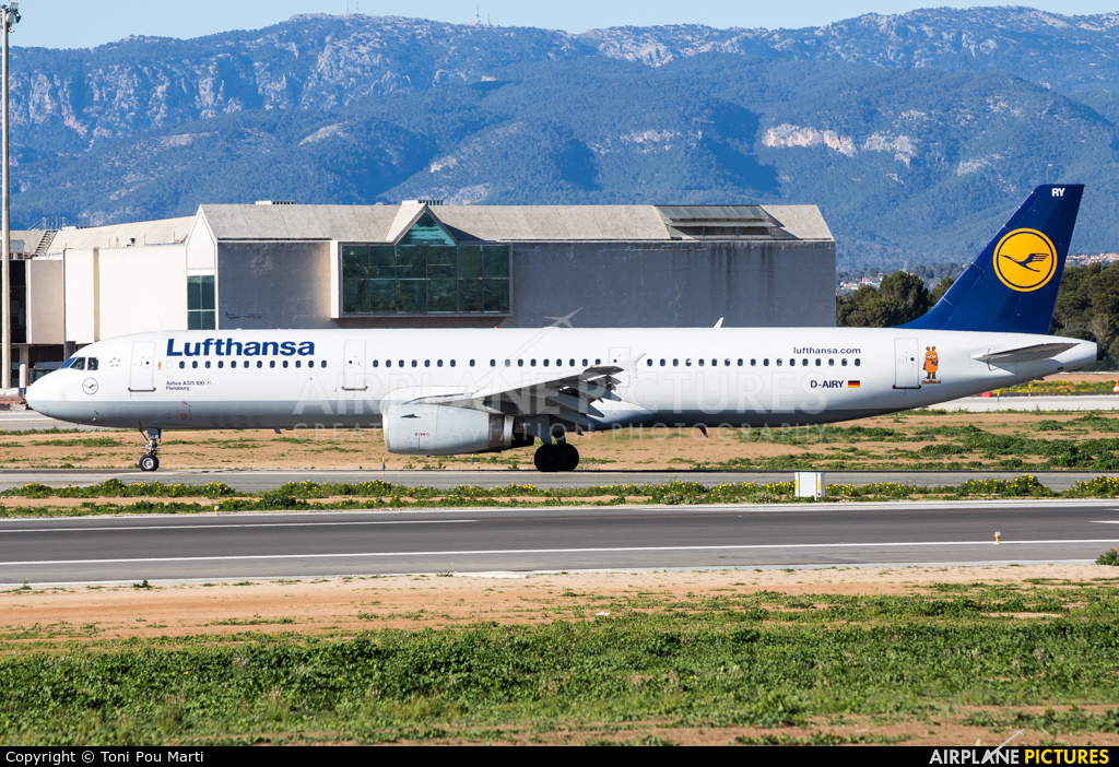 Lufthansa D-AIRY aircraft at Palma de Mallorca
