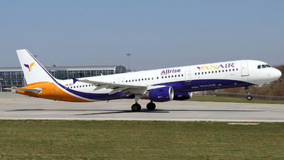 UR-COJ - YanAir Airbus A321
