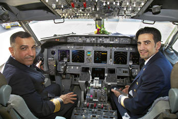 YI-AST - Iraqi Airways Boeing 737-800