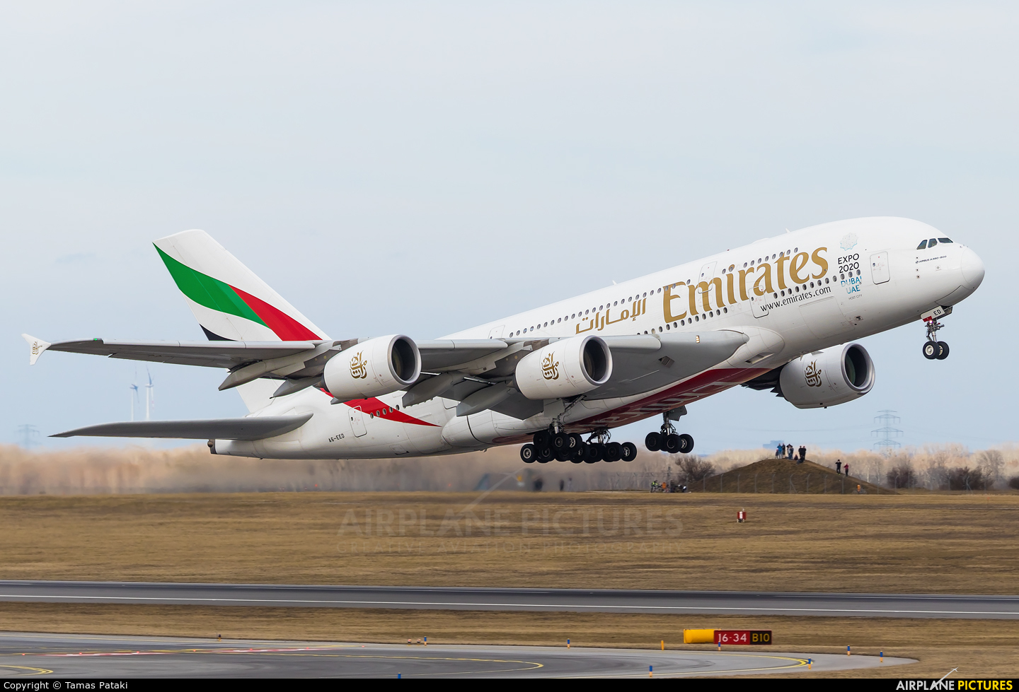 Emirates Airlines A6-EDD aircraft at Vienna - Schwechat