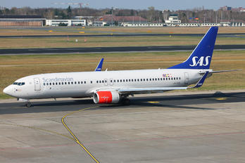 LN-RGE - SAS - Scandinavian Airlines Boeing 737-800